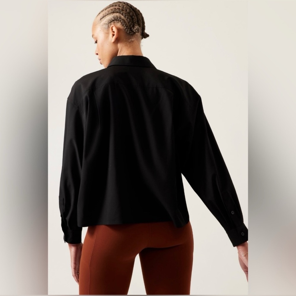 Athleta Cropped Stretch Tech Top Shirt in Black Size L - Picture 3 of 7